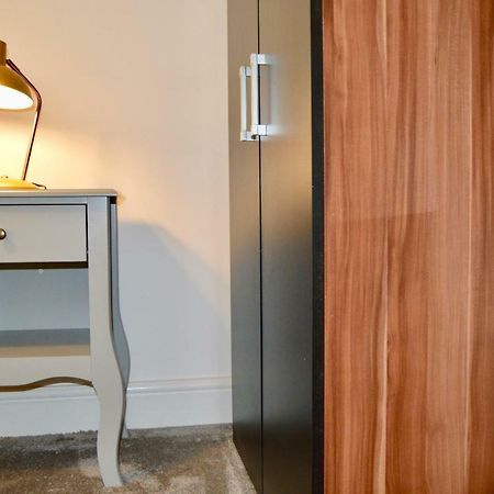Qh31 - City Centre Location With 2 Double Bedrooms Sleeping Up To 4 People - Spacious Work Or Leisure Apartment شيفيلد المظهر الخارجي الصورة