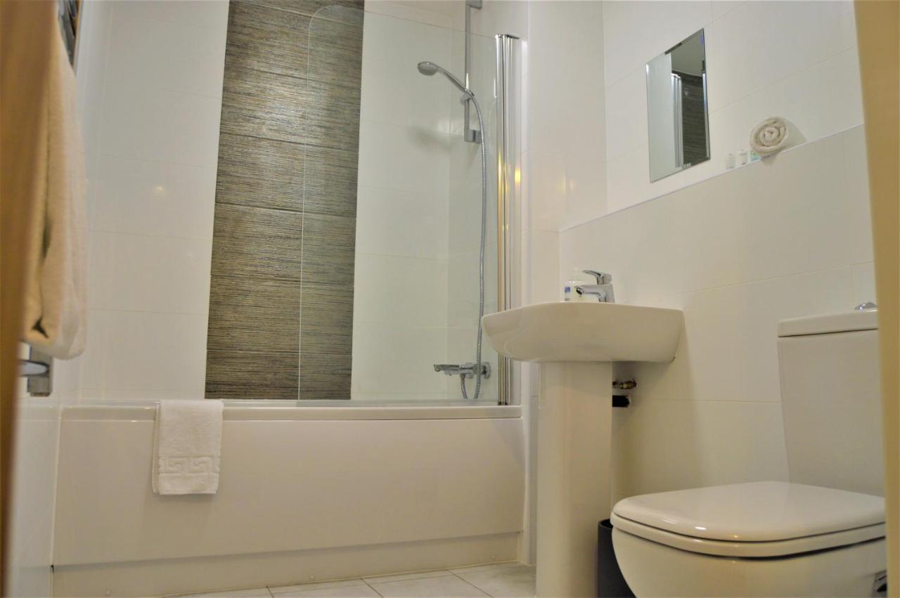 Qh31 - City Centre Location With 2 Double Bedrooms Sleeping Up To 4 People - Spacious Work Or Leisure Apartment شيفيلد المظهر الخارجي الصورة